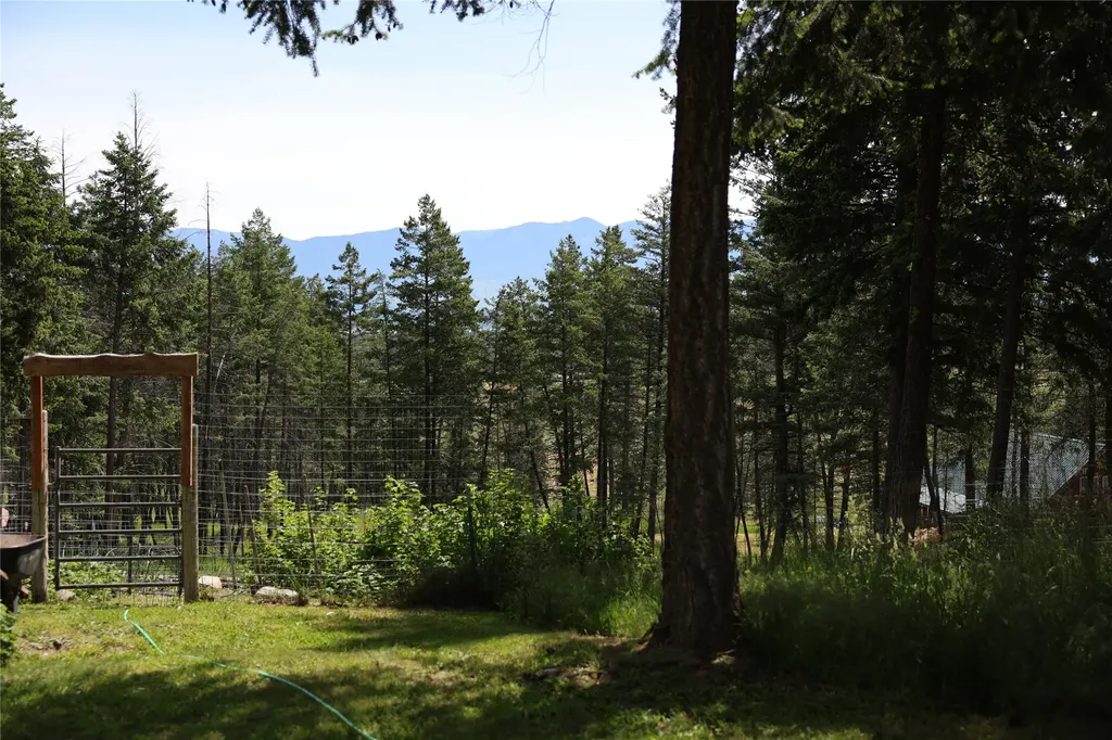 765 Border Lane Rexford MT 59930