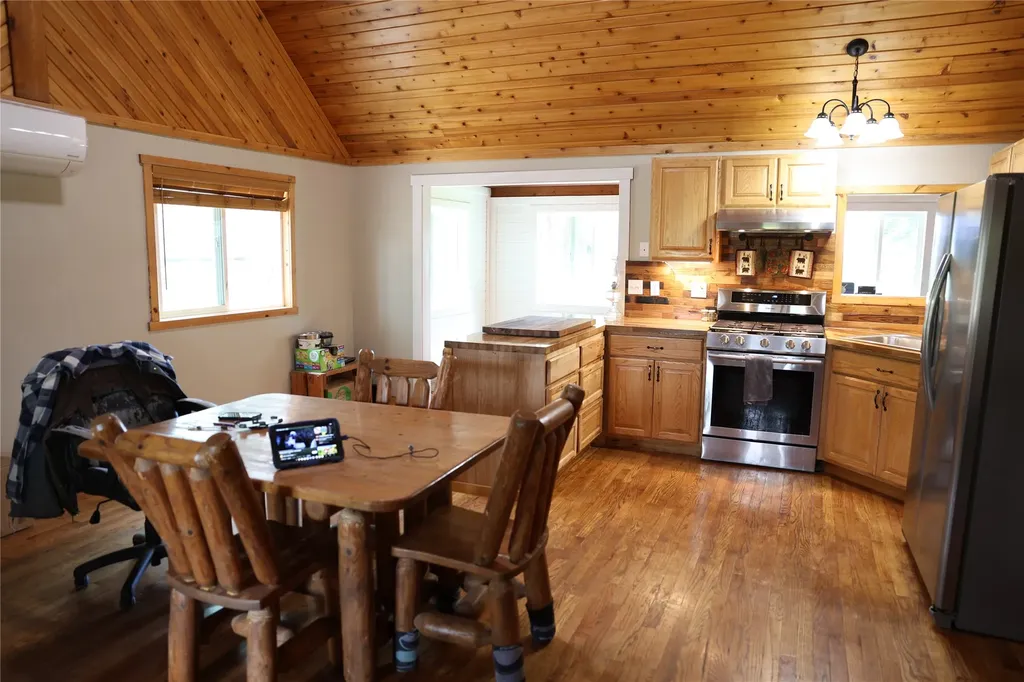 765 Border Lane Rexford MT 59930