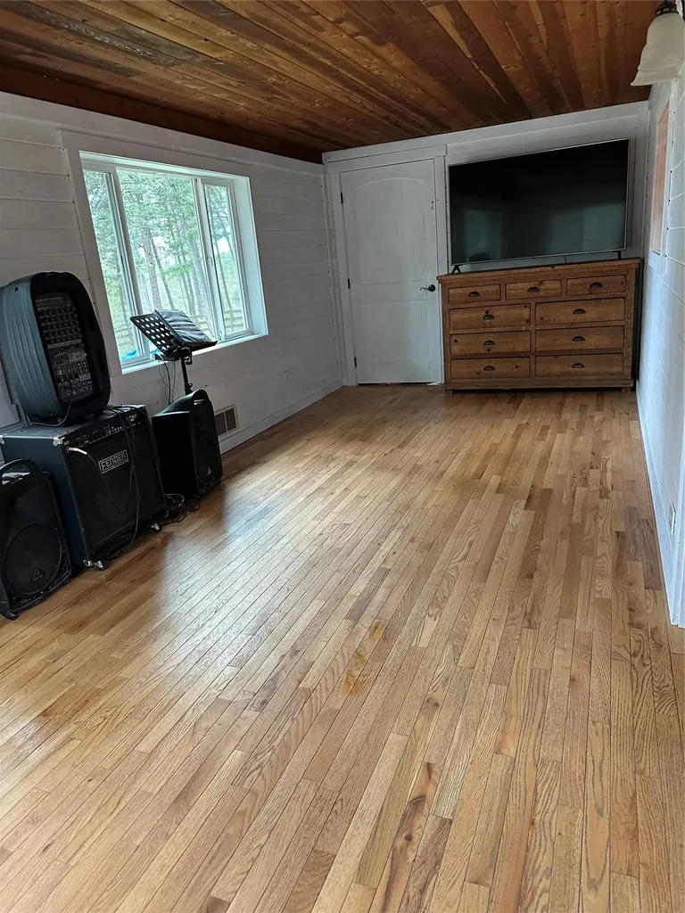 765 Border Lane Rexford MT 59930