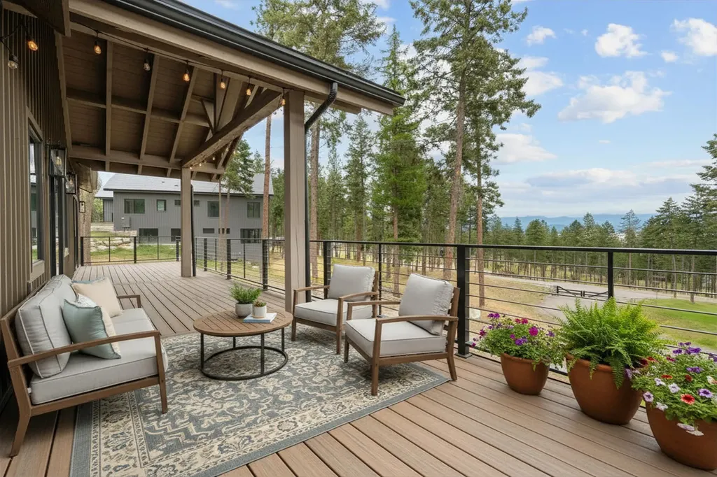 166 Blacktail Loop Lakeside MT 59922