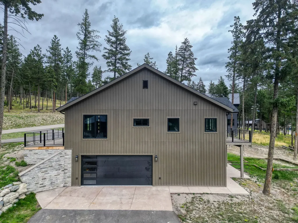 166 Blacktail Loop Lakeside MT 59922