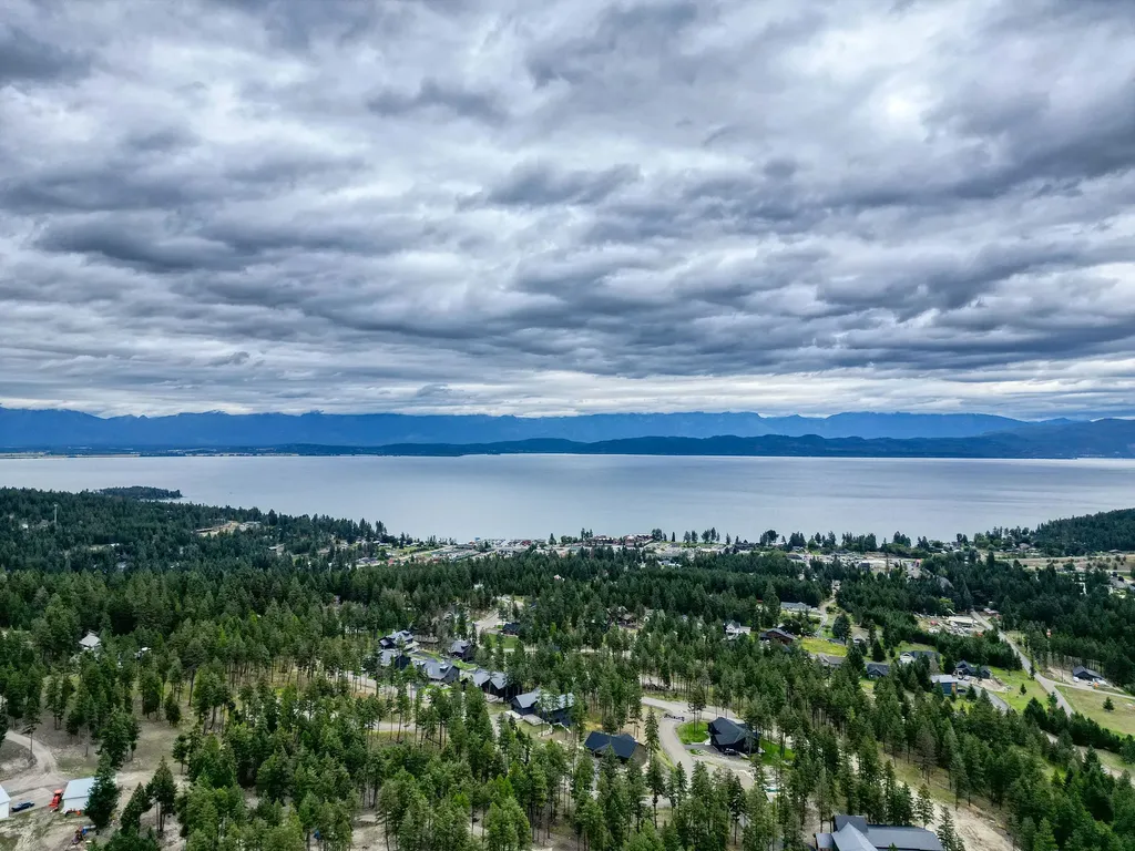 166 Blacktail Loop Lakeside MT 59922