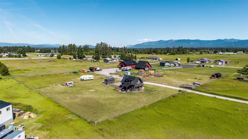 40 Stardust Trail Columbia Falls MT 59912