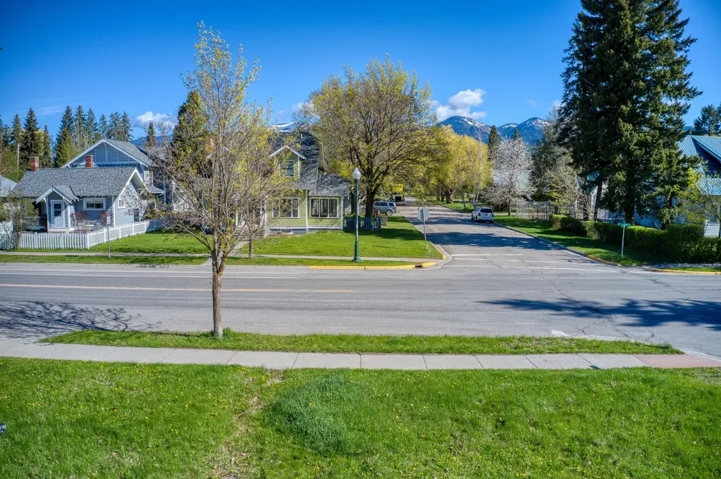1049 E 2nd Street Whitefish MT 59937