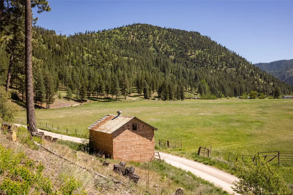 Nhn Highway 10 E Clinton MT 59825