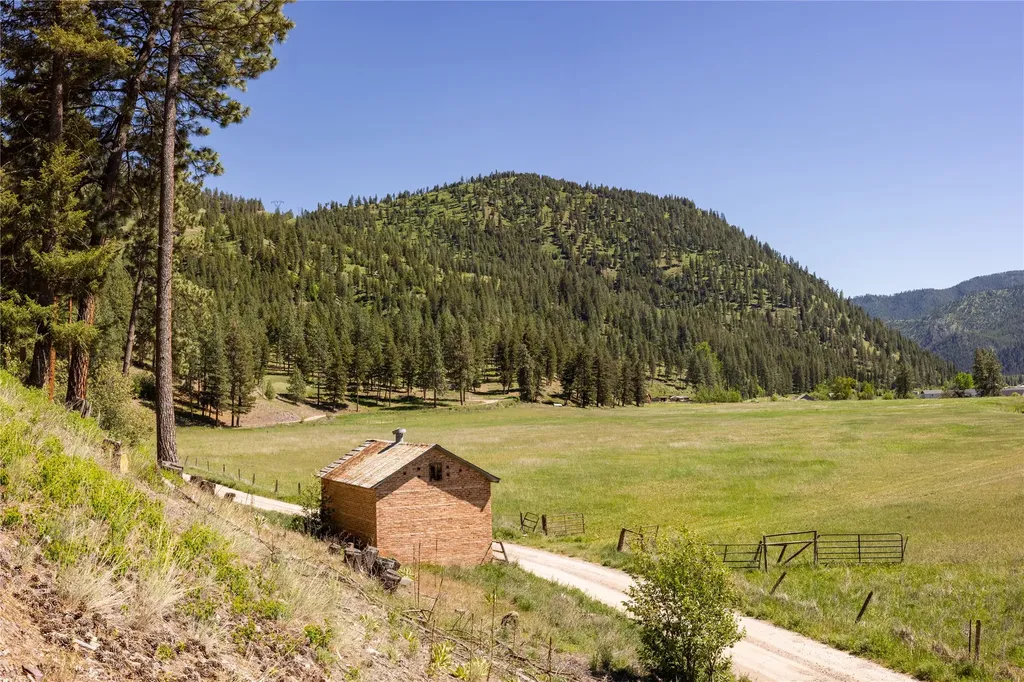 Nhn Highway 10 E Clinton MT 59825