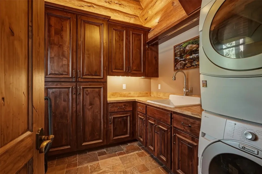 564 Stan Morris Trail Hamilton MT 59840