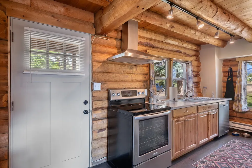 385 Sheafman Creek Road Victor MT 59875
