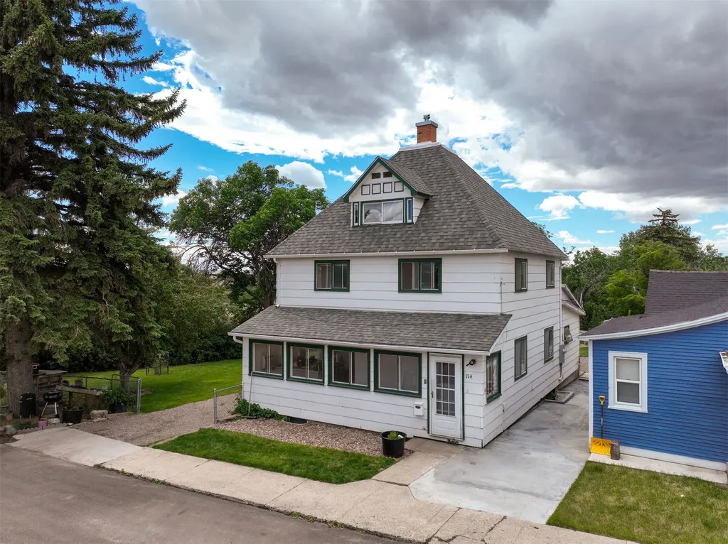 114 22nd Street Black Eagle MT 59414