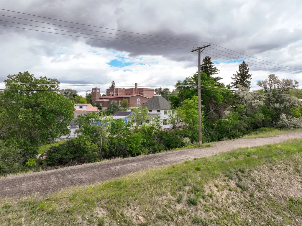 114 22nd Street Black Eagle MT 59414