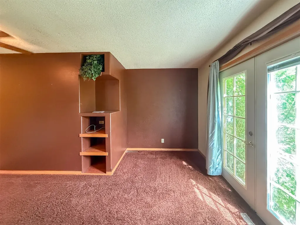 616 2nd Avenue S Fairfield MT 59436