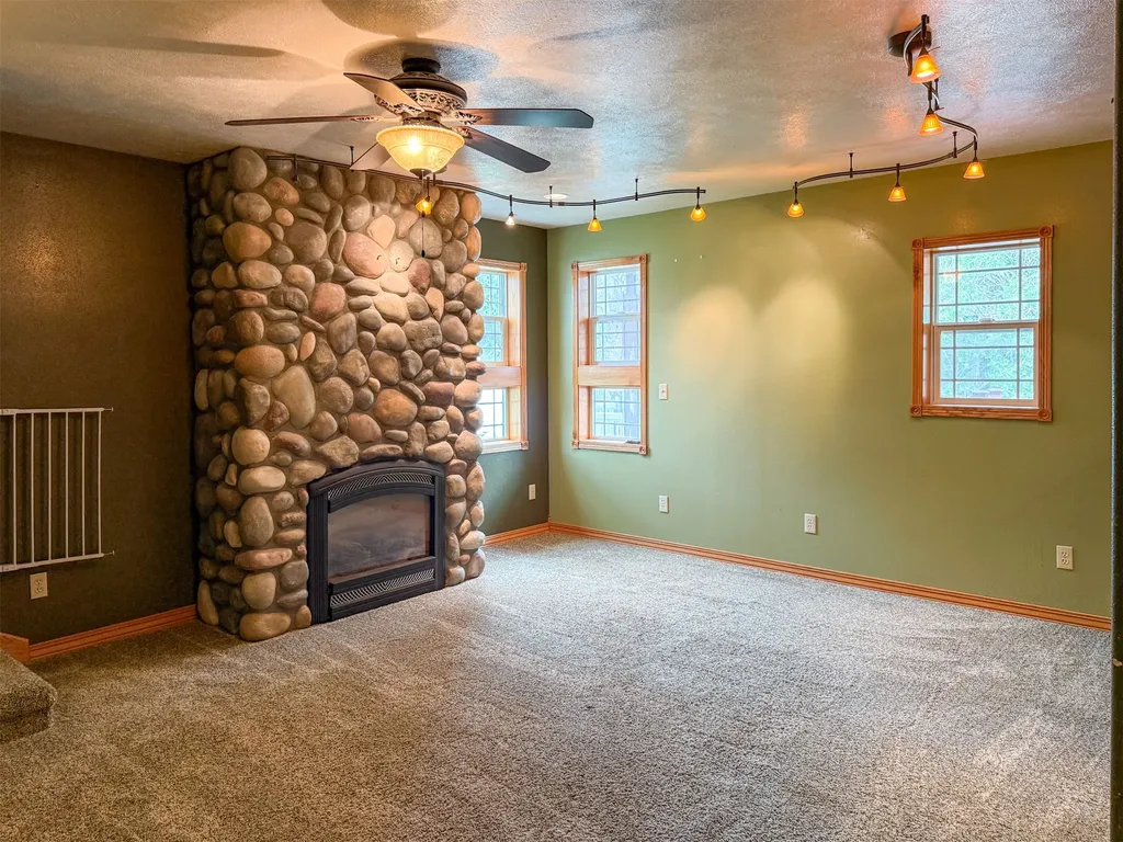 616 2nd Avenue S Fairfield MT 59436