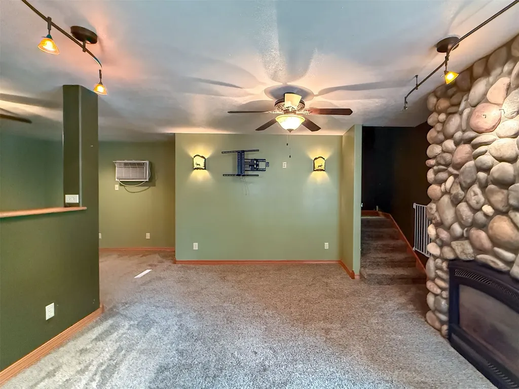 616 2nd Avenue S Fairfield MT 59436