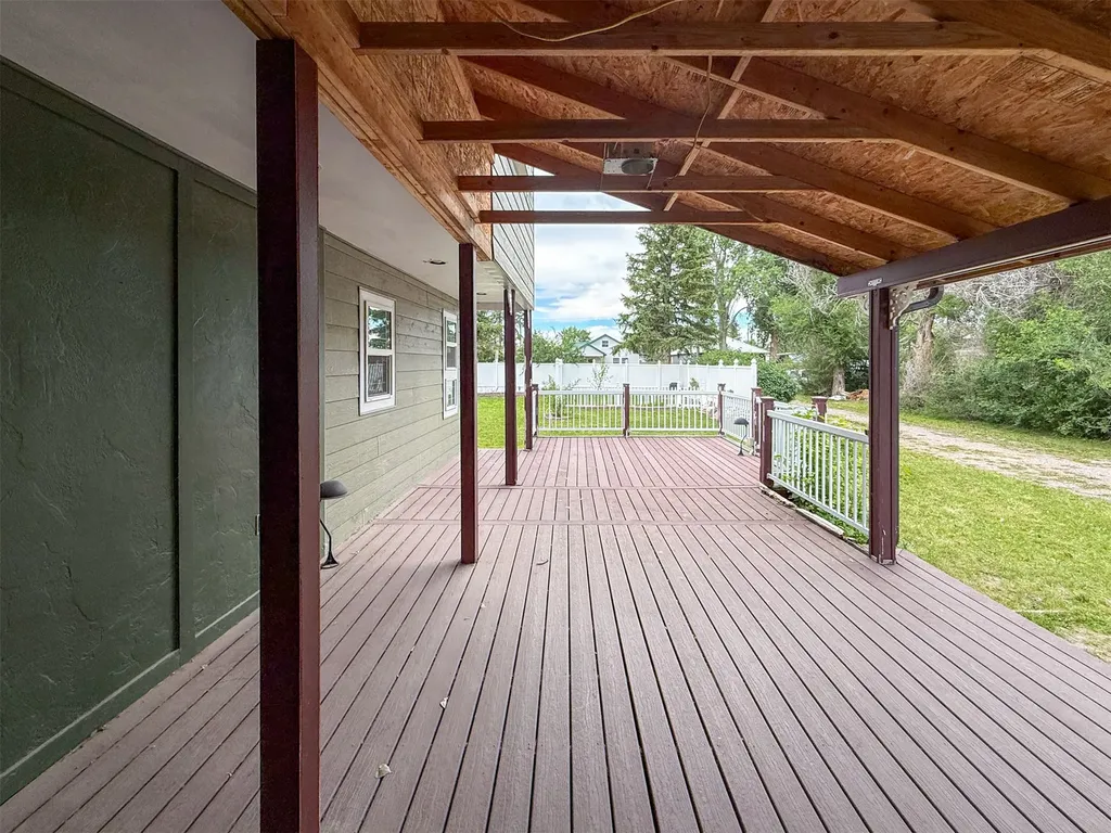 616 2nd Avenue S Fairfield MT 59436