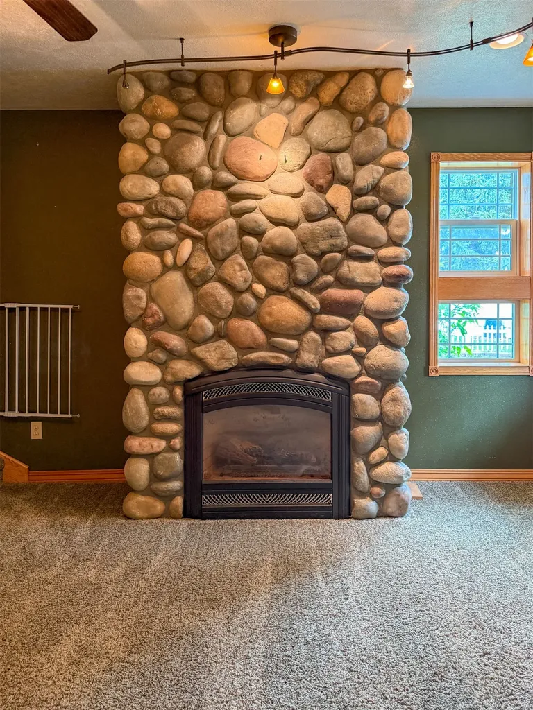 616 2nd Avenue S Fairfield MT 59436