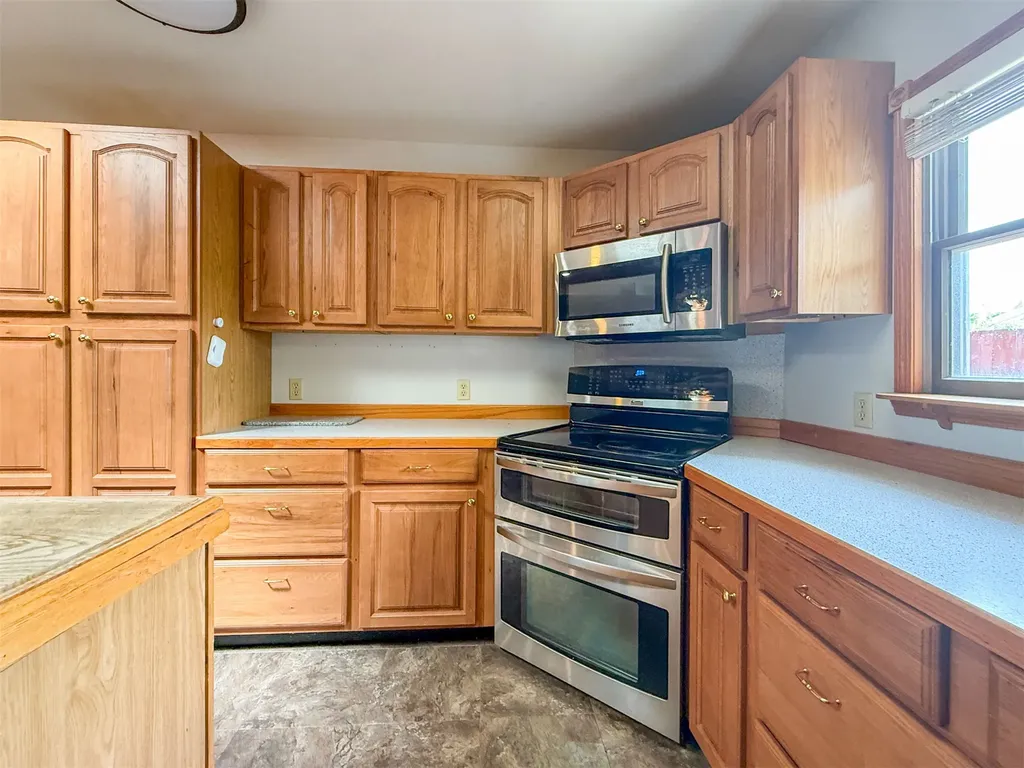 616 2nd Avenue S Fairfield MT 59436