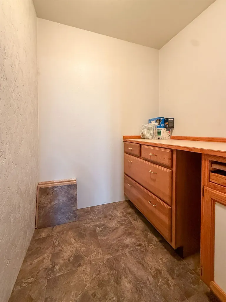 616 2nd Avenue S Fairfield MT 59436
