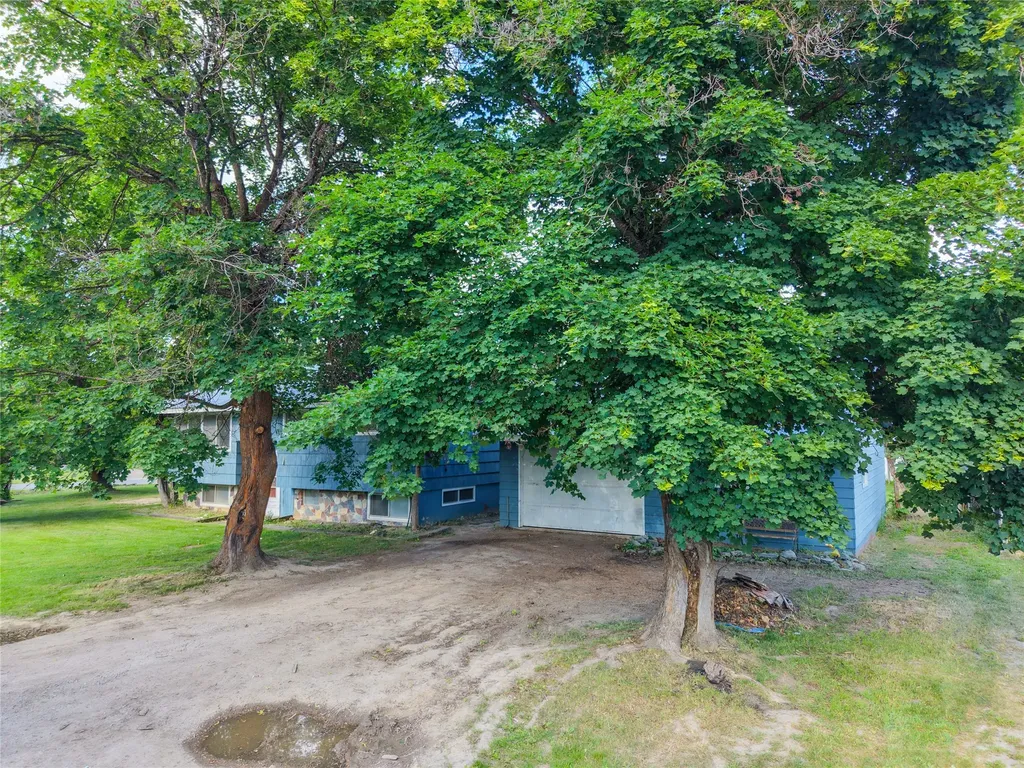 33 Avenue B Libby MT 59923