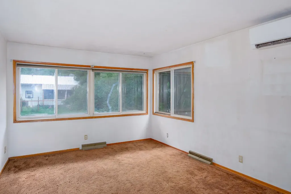 33 Avenue B Libby MT 59923