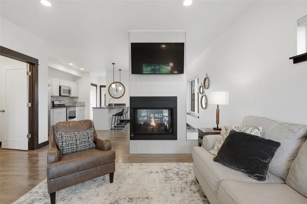 978 Rosa Way Bozeman MT 59718