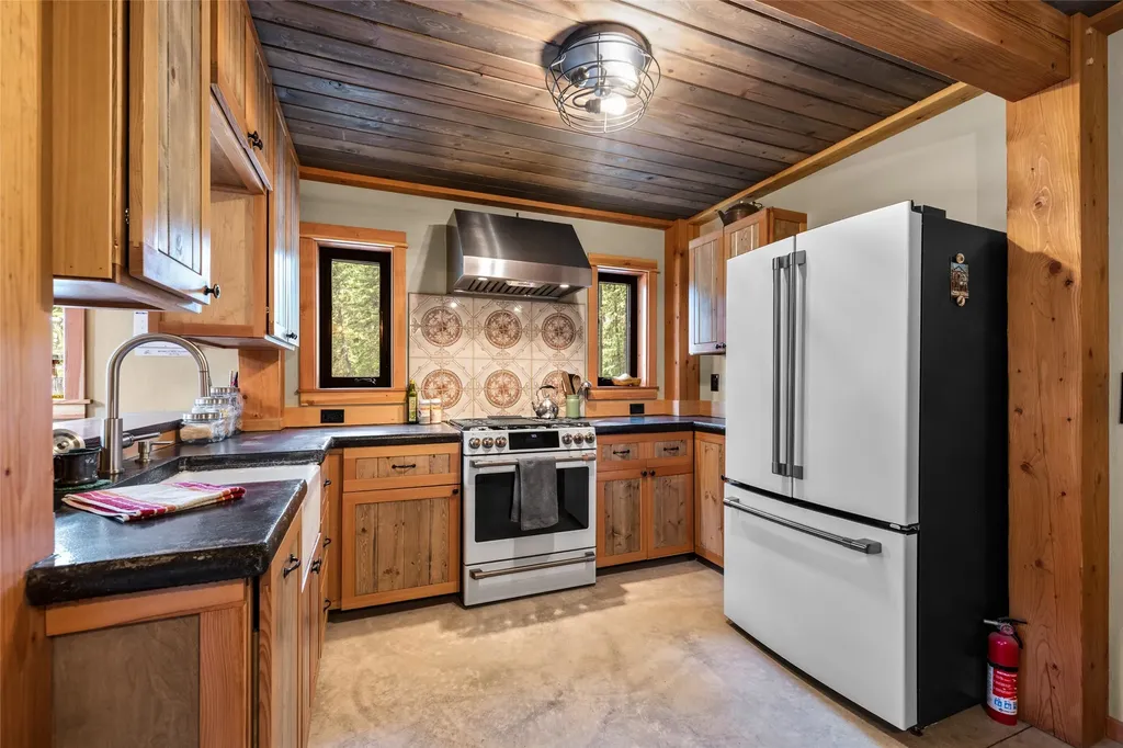 22704 Fatty Creek Road Bigfork MT 59911
