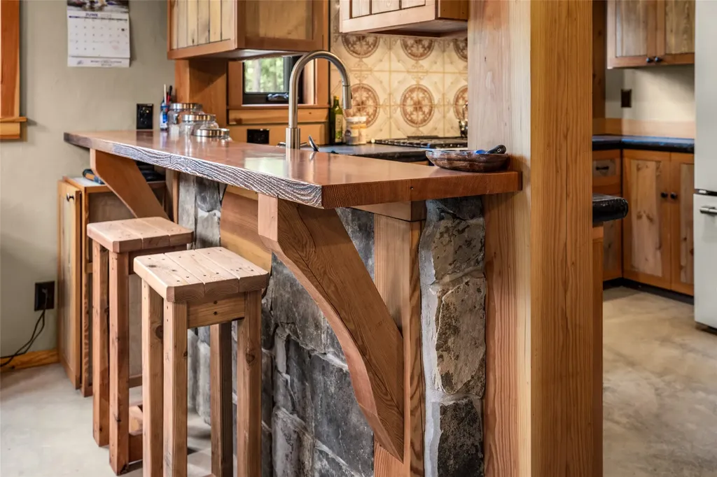 22704 Fatty Creek Road Bigfork MT 59911