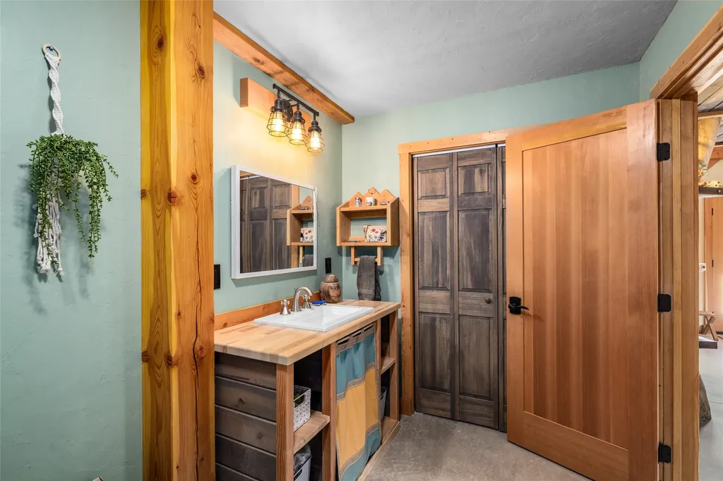 22704 Fatty Creek Road Bigfork MT 59911