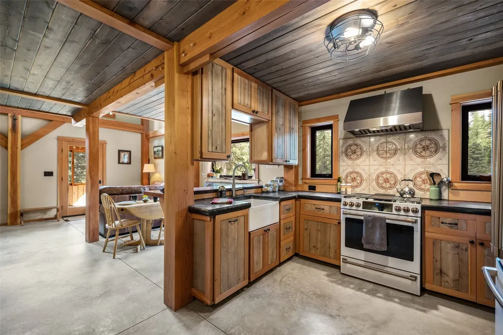 22704 Fatty Creek Road Bigfork MT 59911