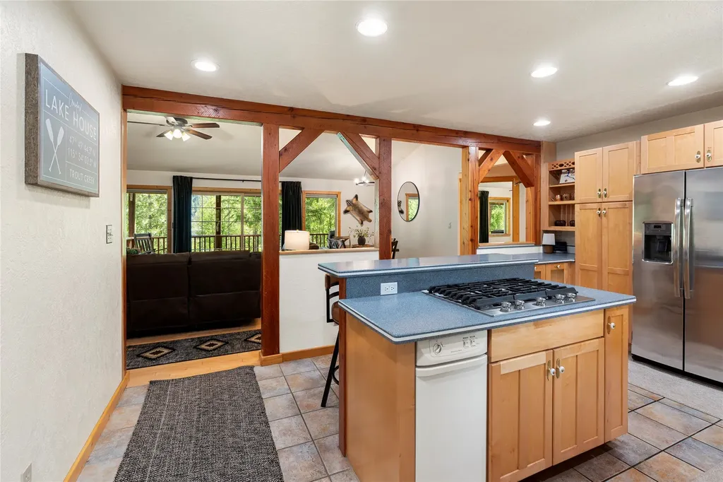 25 Riverfront Drive S Trout Creek MT 59874