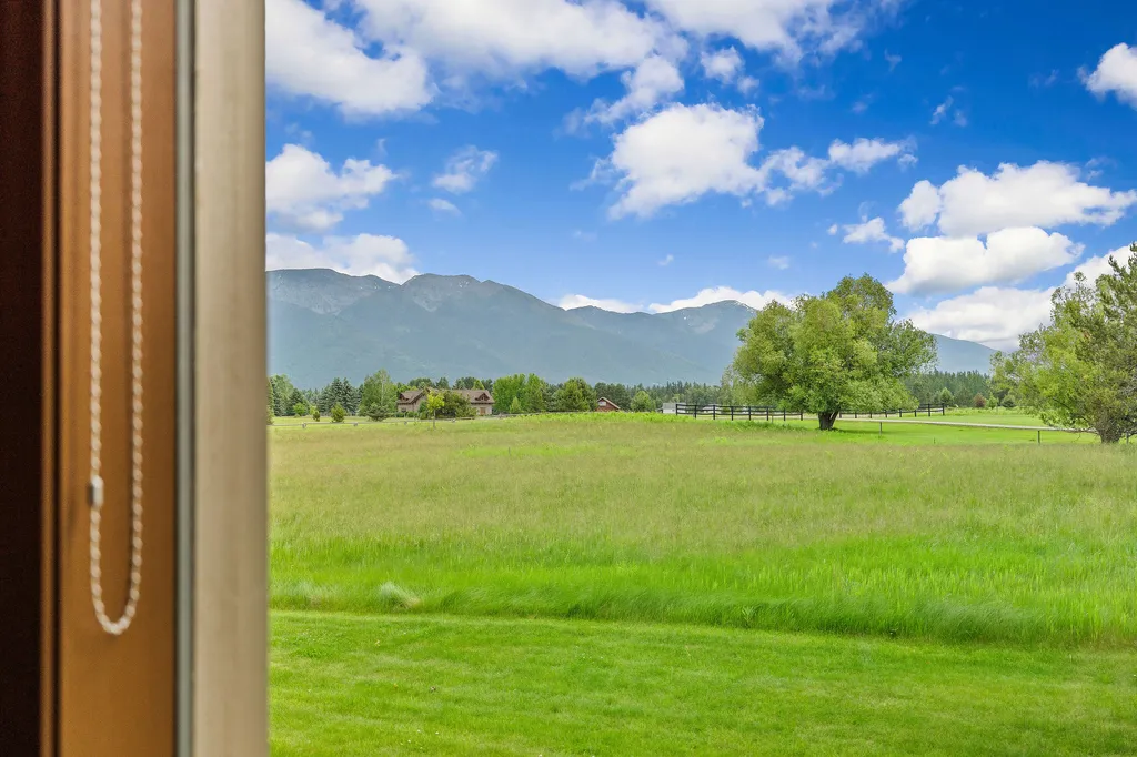 1160 Swan Horseshoe Drive Bigfork MT 59911