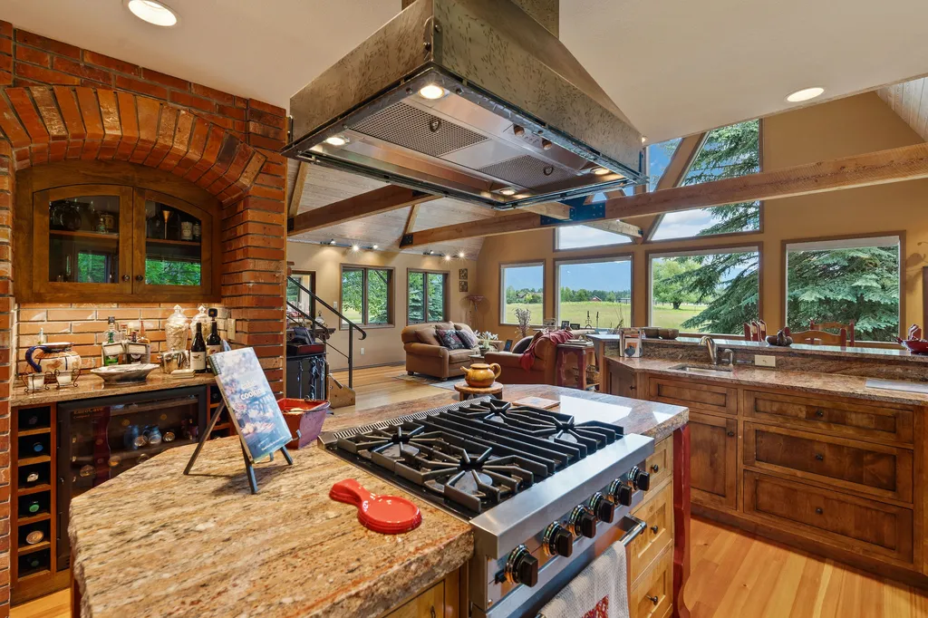1160 Swan Horseshoe Drive Bigfork MT 59911