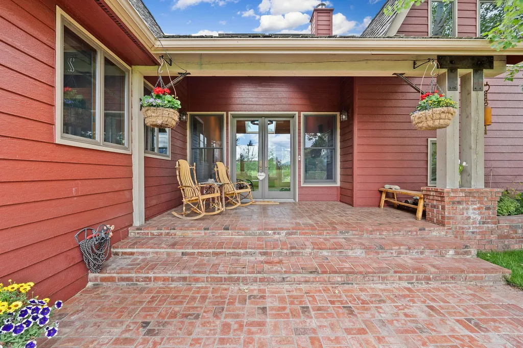 1160 Swan Horseshoe Drive Bigfork MT 59911