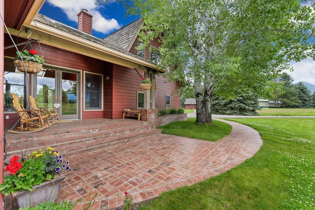 1160 Swan Horseshoe Drive Bigfork MT 59911