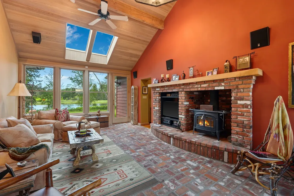 1160 Swan Horseshoe Drive Bigfork MT 59911