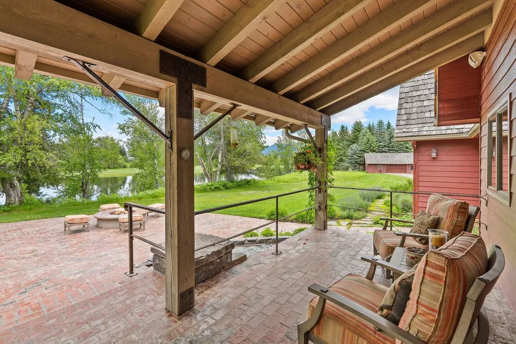1160 Swan Horseshoe Drive Bigfork MT 59911