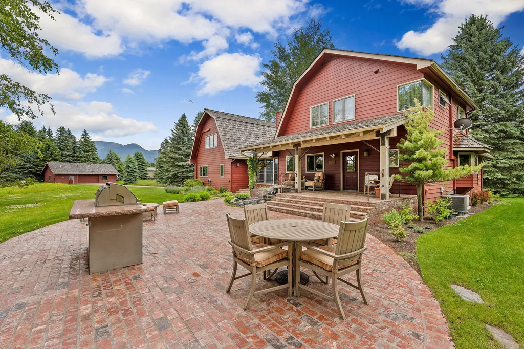 1160 Swan Horseshoe Drive Bigfork MT 59911