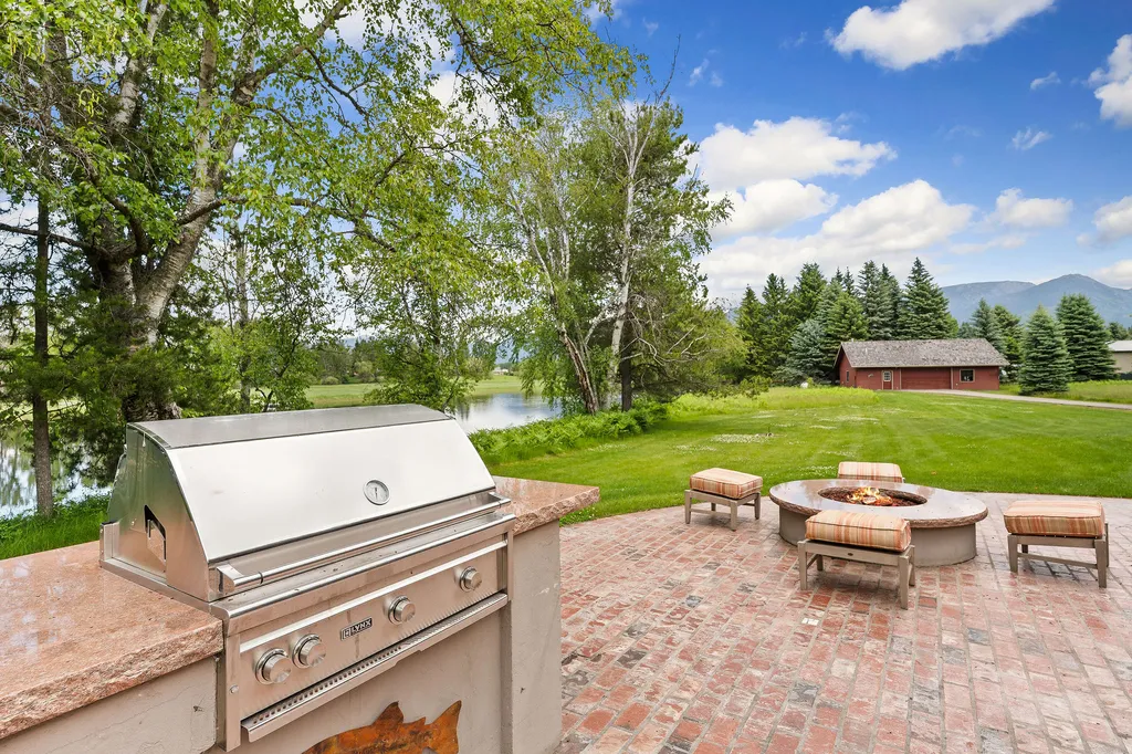 1160 Swan Horseshoe Drive Bigfork MT 59911