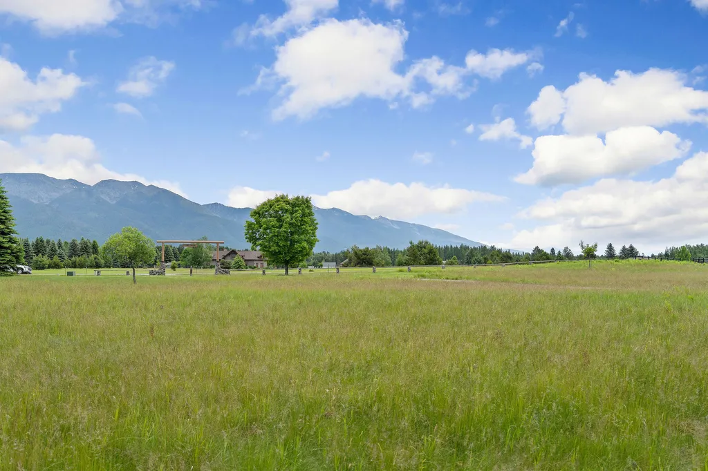 1160 Swan Horseshoe Drive Bigfork MT 59911