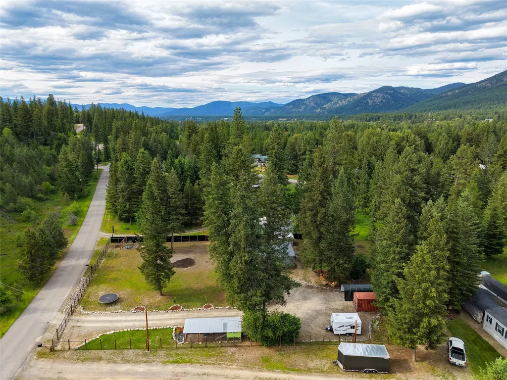 211 Autumn Road Libby MT 59923