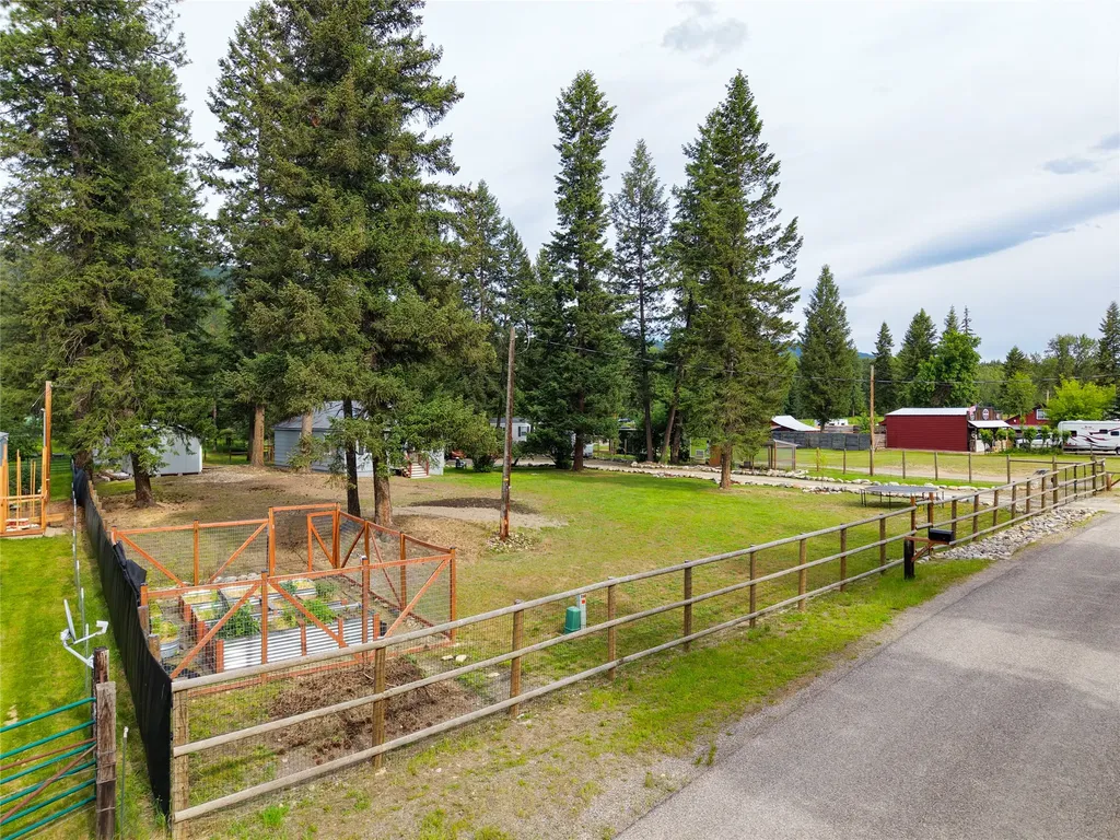 211 Autumn Road Libby MT 59923