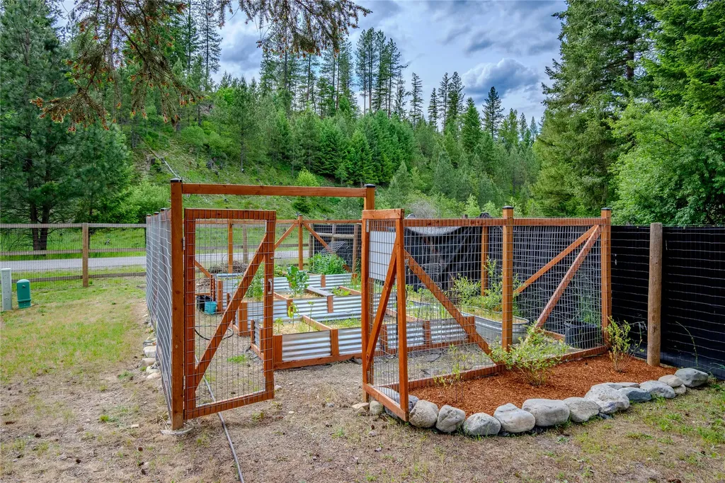 211 Autumn Road Libby MT 59923