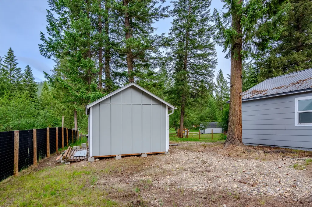 211 Autumn Road Libby MT 59923
