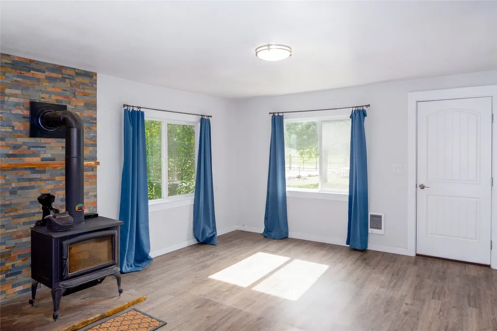 211 Autumn Road Libby MT 59923