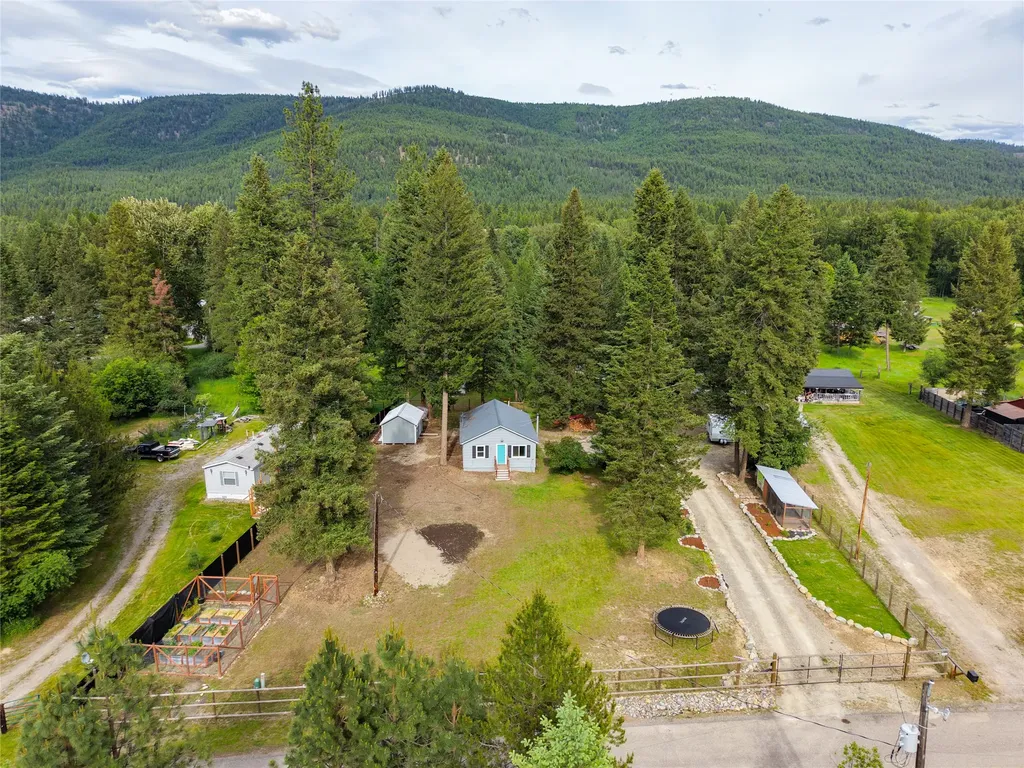 211 Autumn Road Libby MT 59923