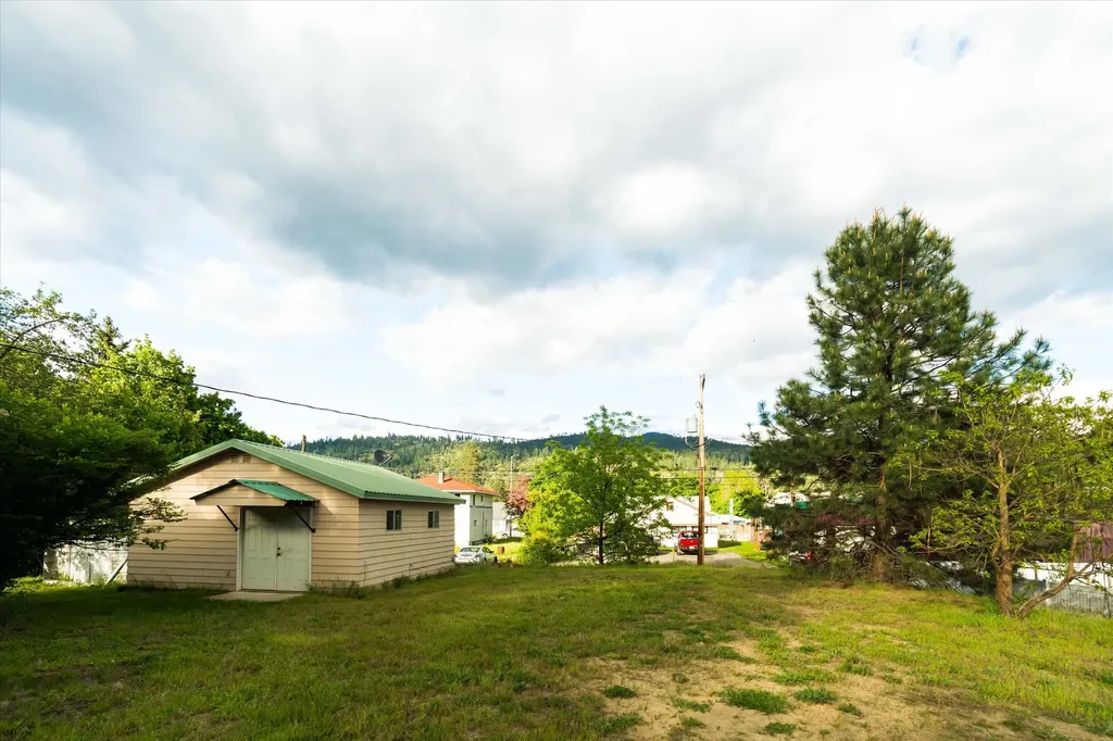 209 E Mineral Avenue Troy MT 59935