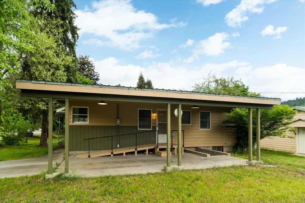209 E Mineral Avenue Troy MT 59935