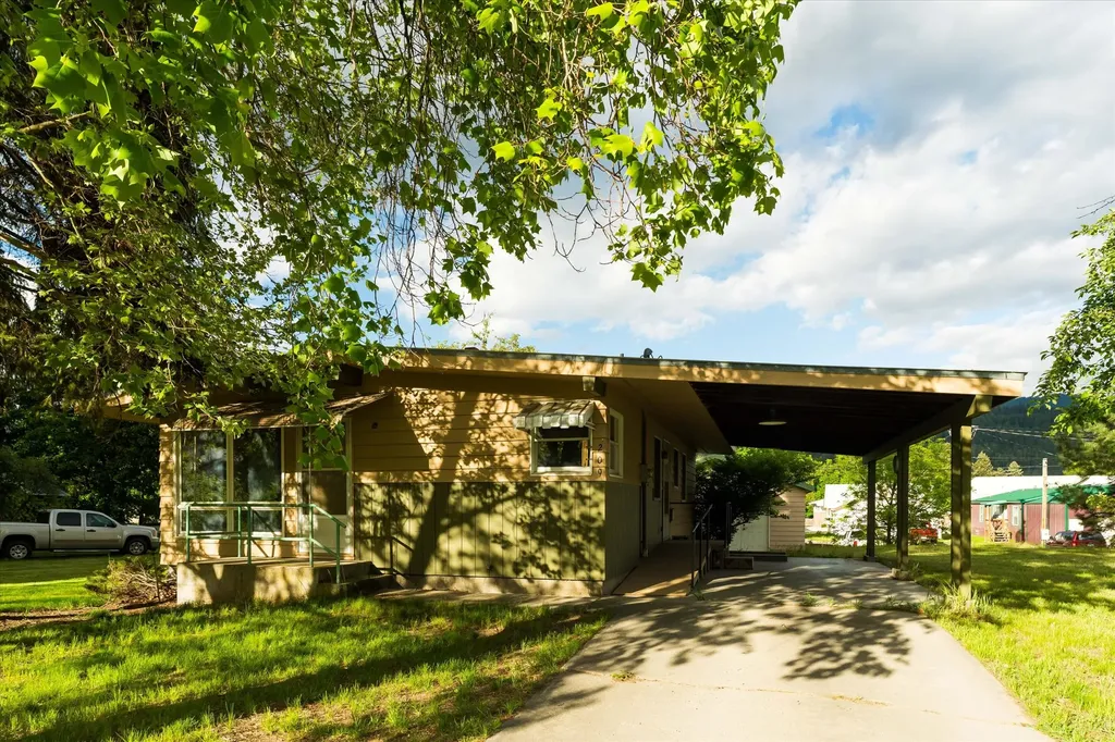 209 E Mineral Avenue Troy MT 59935
