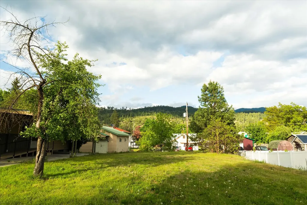 209 E Mineral Avenue Troy MT 59935
