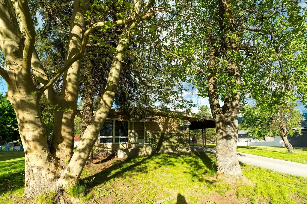 209 E Mineral Avenue Troy MT 59935