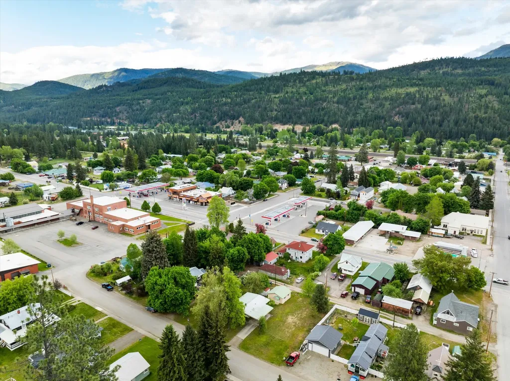 209 E Mineral Avenue Troy MT 59935